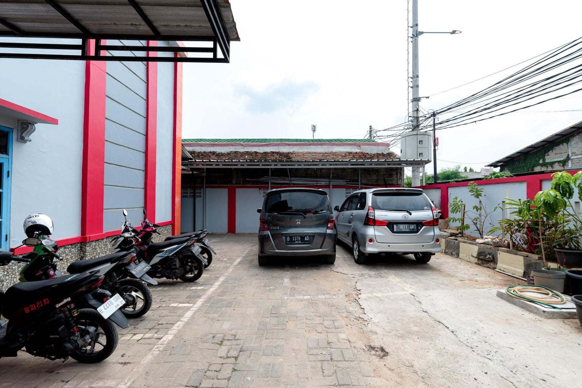Reddoorz Near Kelapa Gading Hotel Jakarta