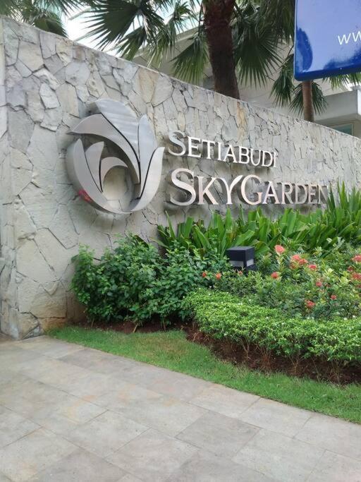 Apartment 2br Fully Furnished At Setiabudi Sky Garden Kuningan Jakarta