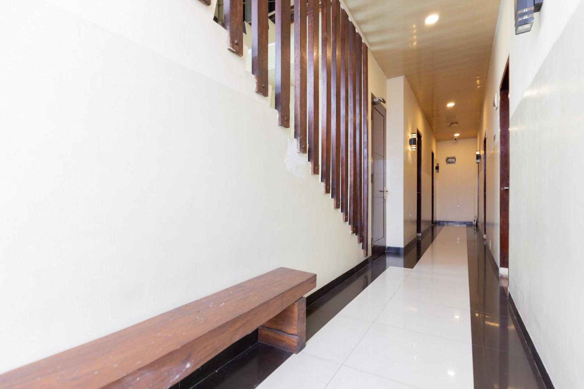 Reddoorz Near Halim Perdanakusuma 3 2*