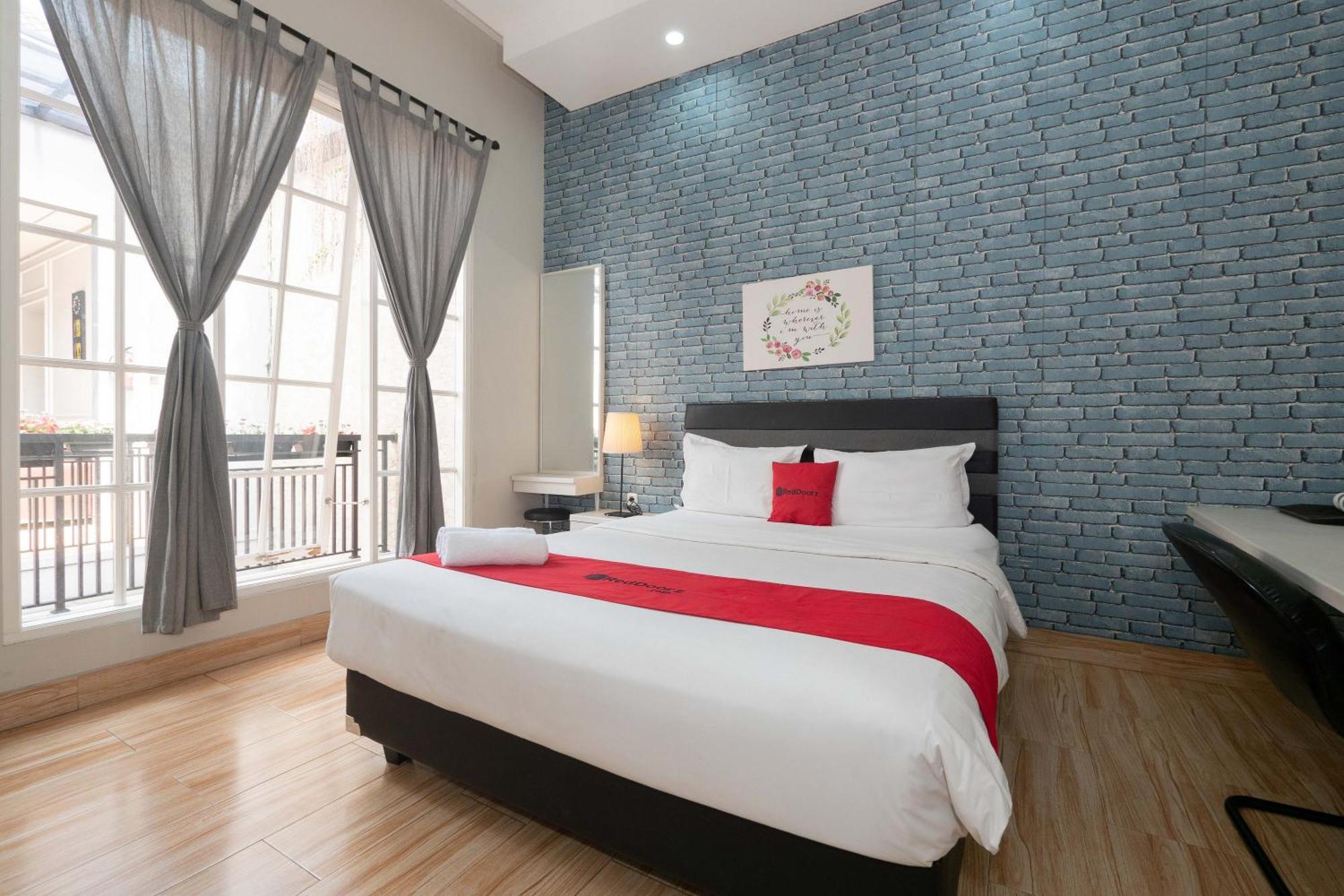 Nhà khách Reddoorz Premium Near Rs Indah 3*
