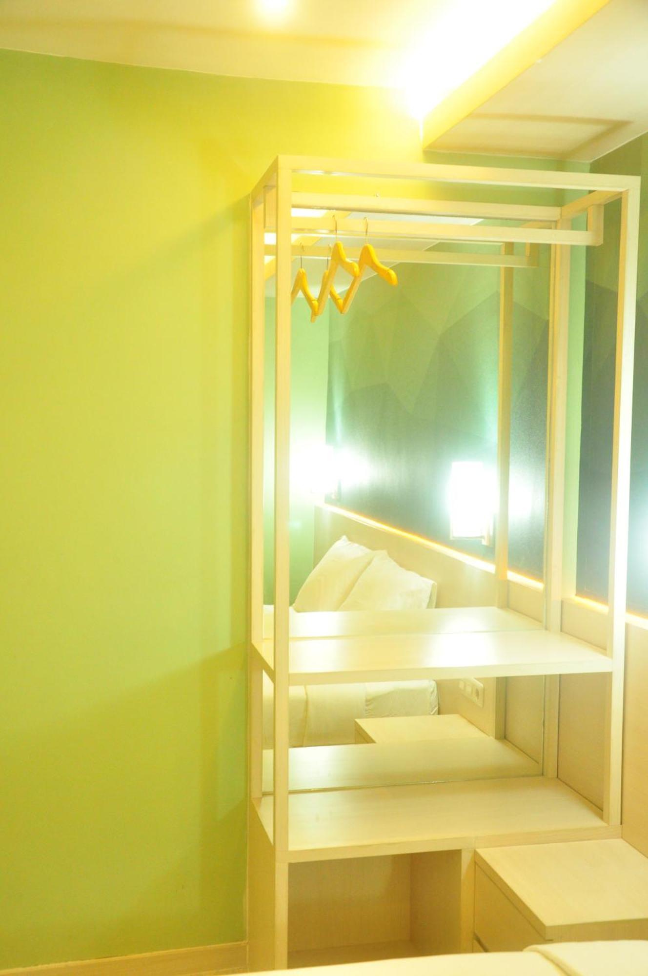 Leaf Hotel