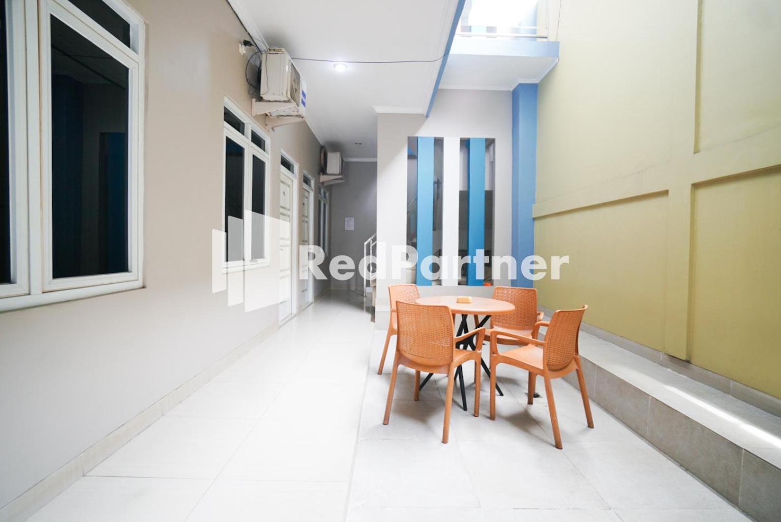 Indah Syariah Mitra Reddoorz