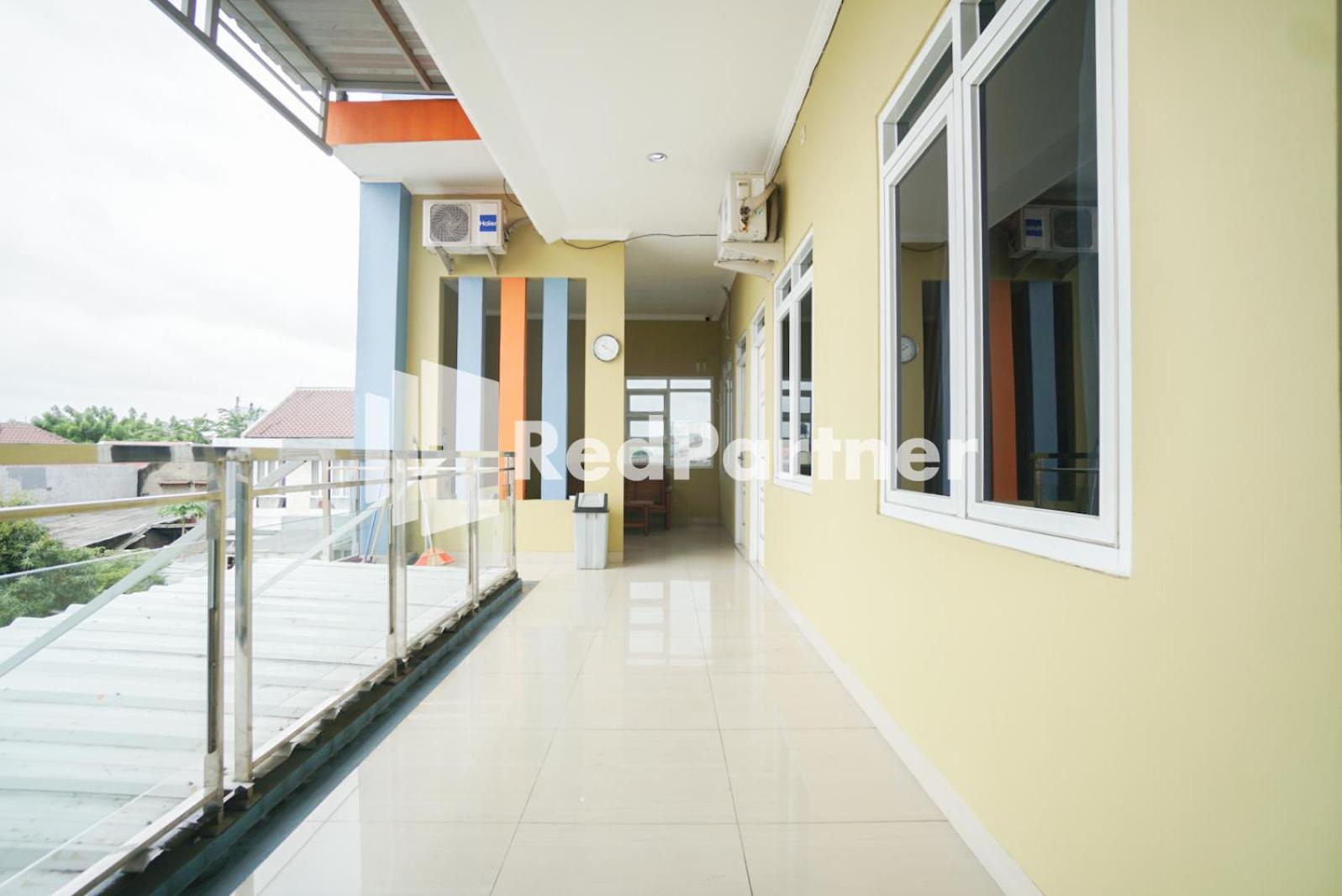 Indah Syariah Mitra Reddoorz Hotel 2*