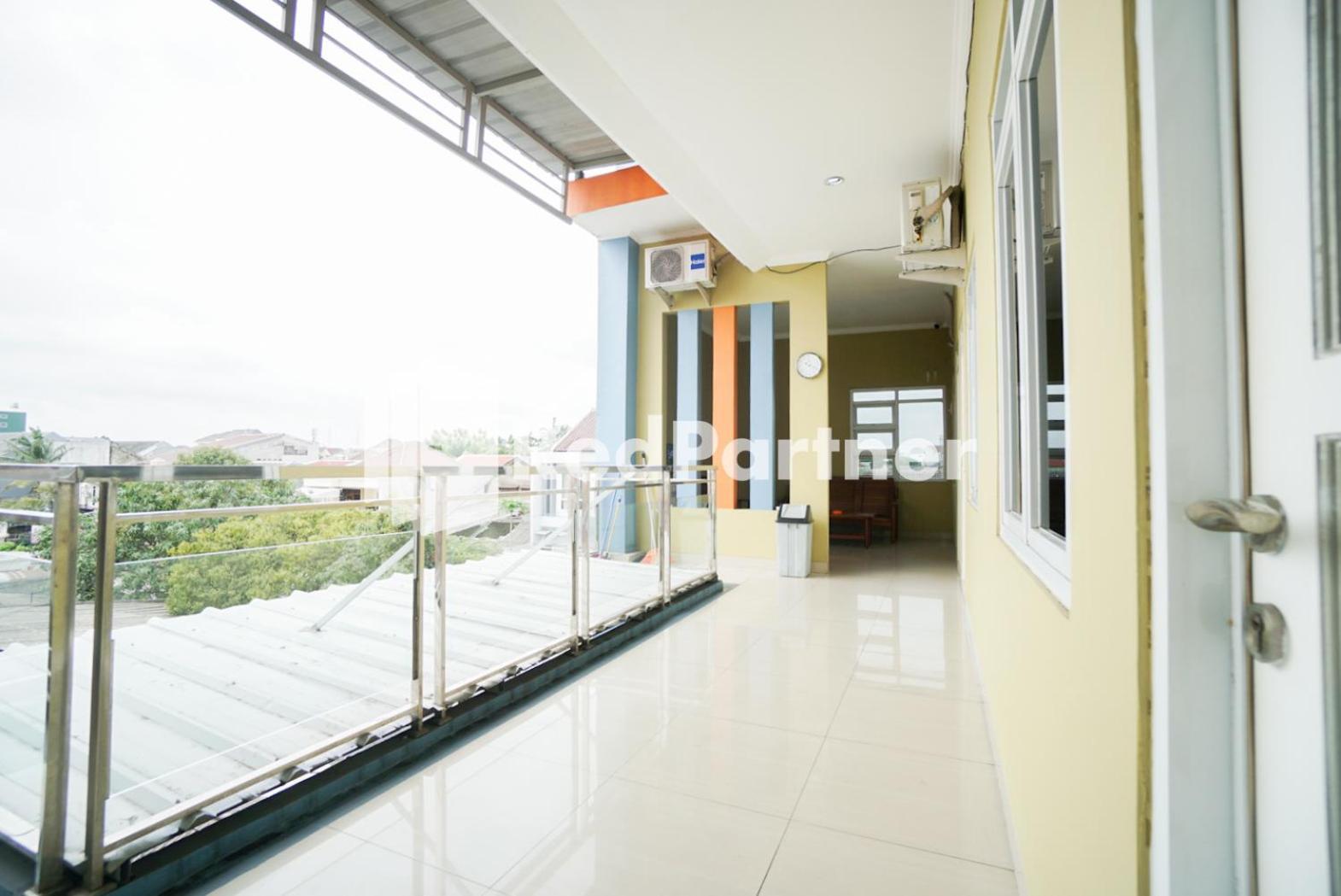 Hotel Indah Syariah Mitra Reddoorz 2*