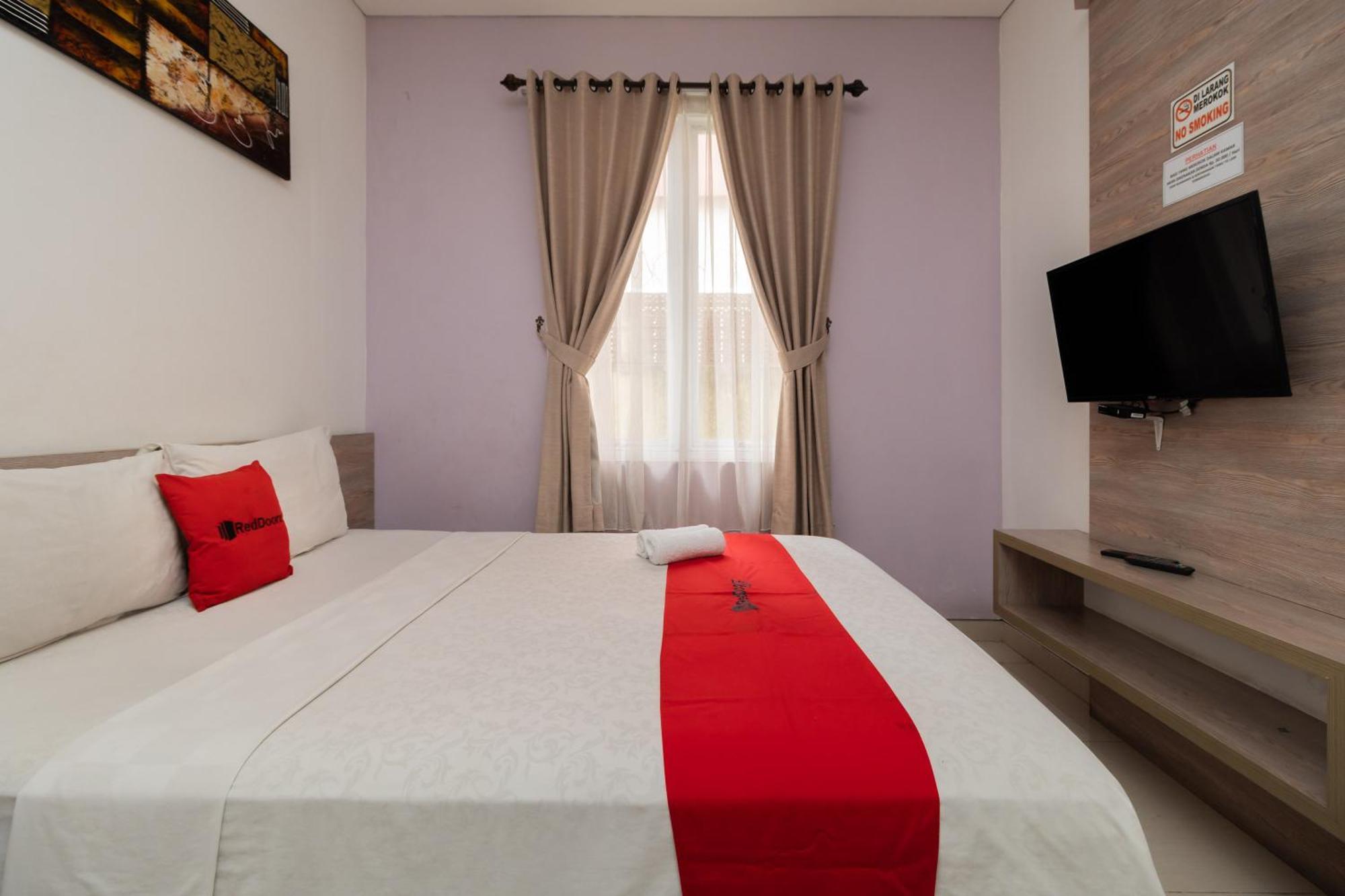 Reddoorz Syariah Near Prasetya Mulya Cilandak Campus Casa de hóspedes 2*