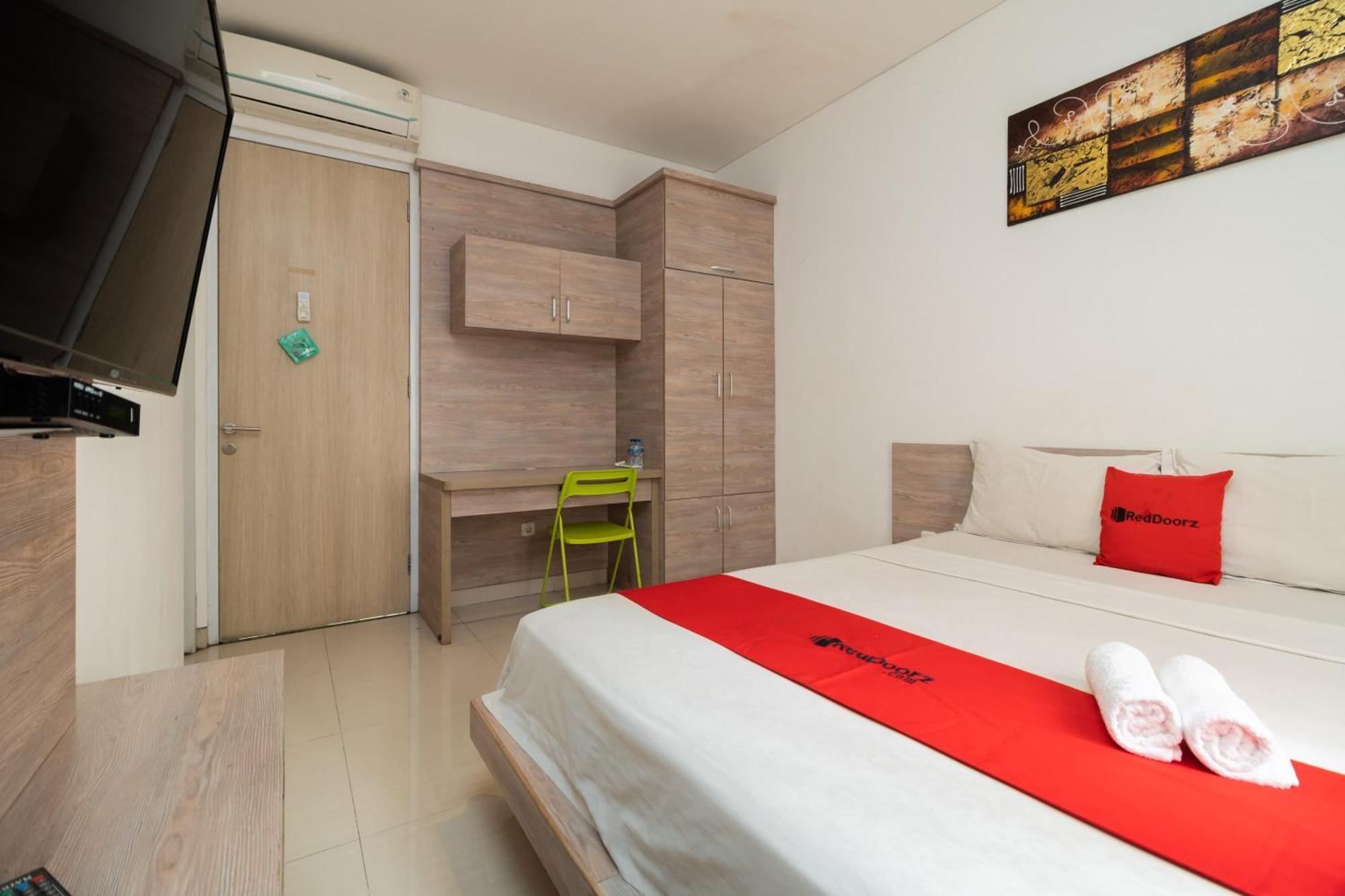 Casa de hóspedes Reddoorz Syariah Near Prasetya Mulya Cilandak Campus 2*