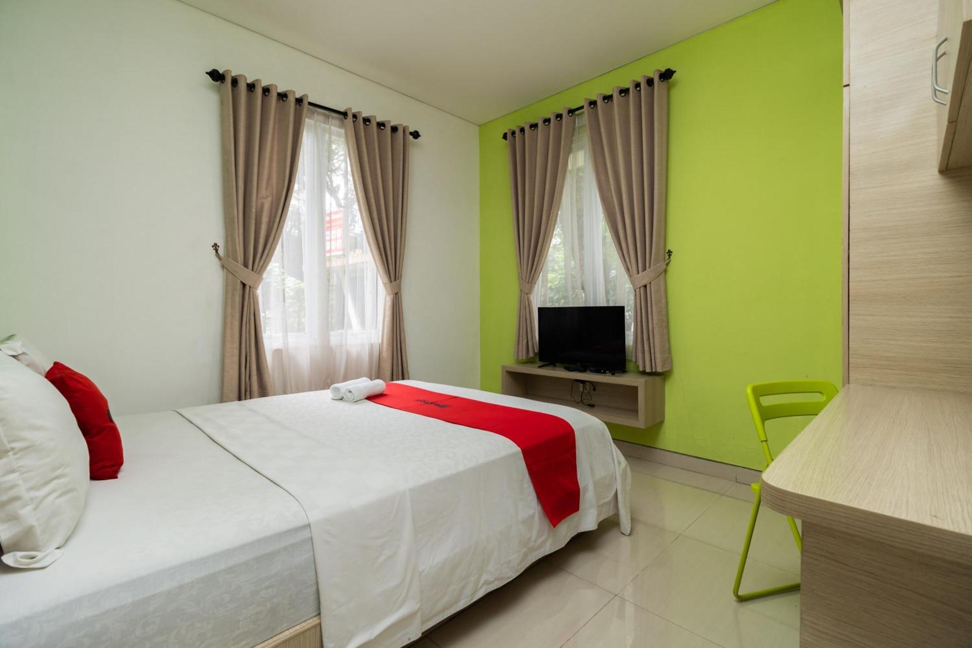 Reddoorz Syariah Near Prasetya Mulya Cilandak Campus