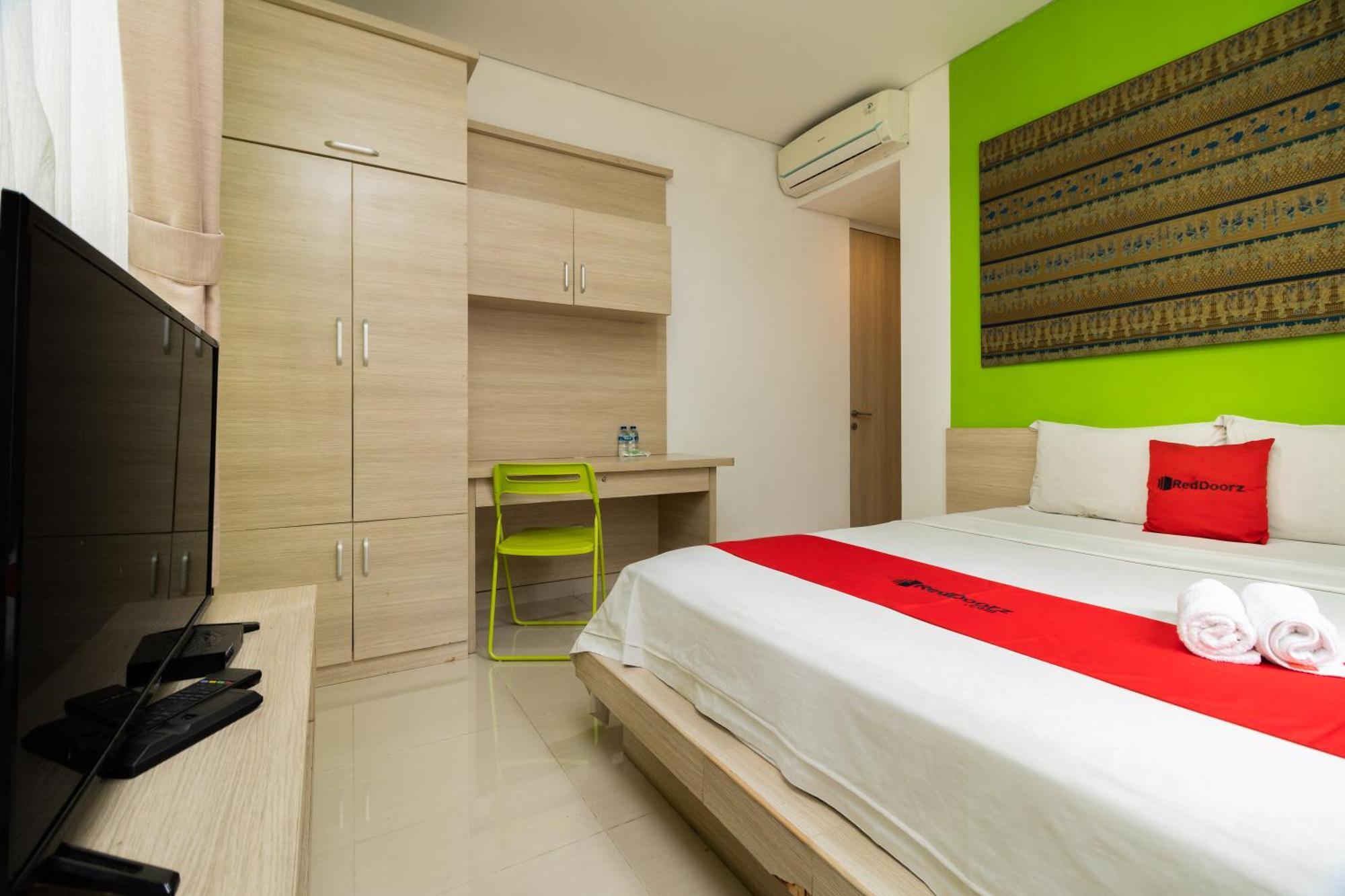 Casa de hóspedes Reddoorz Syariah Near Prasetya Mulya Cilandak Campus Jacarta