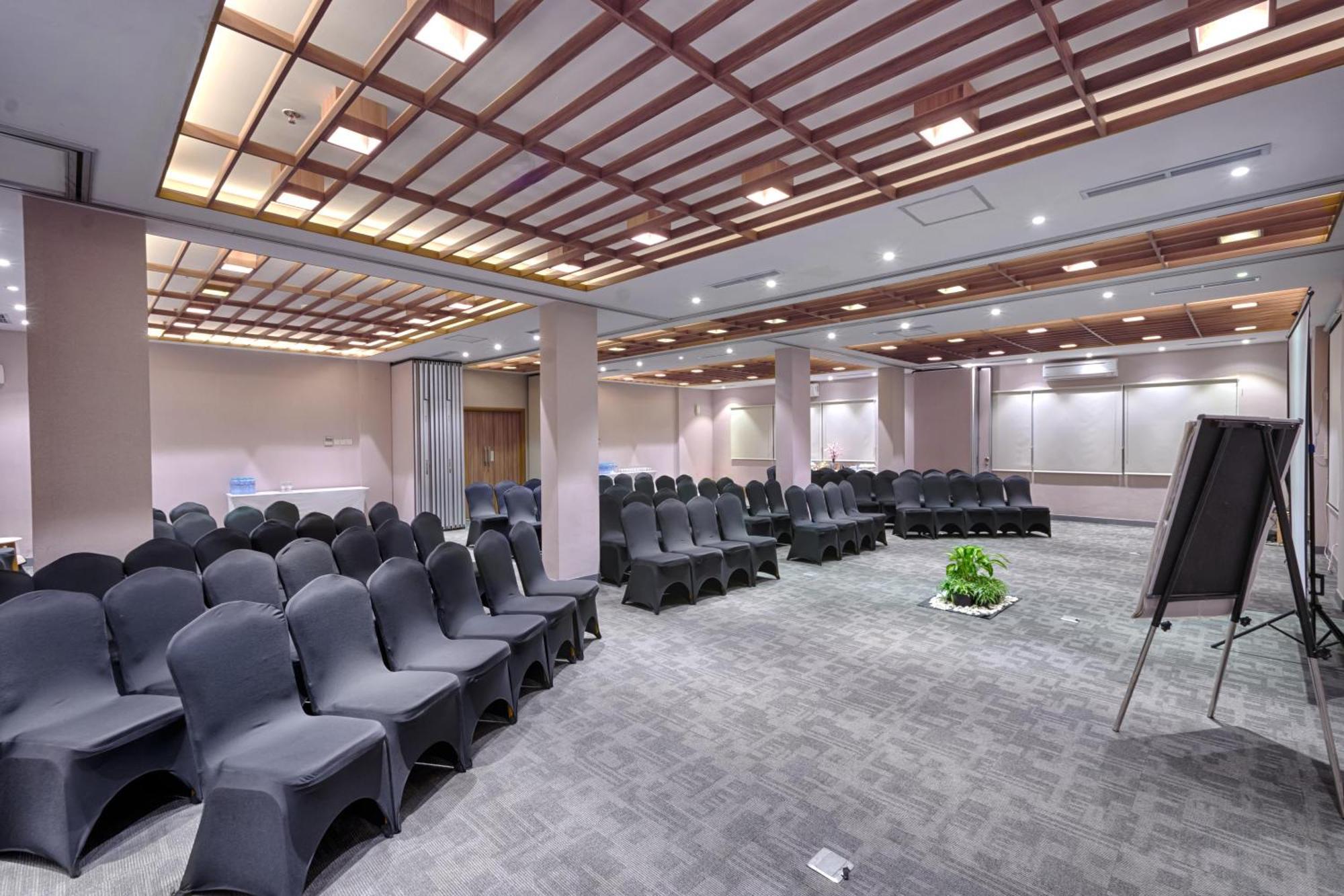 Hotel Kuretakeso Kemang