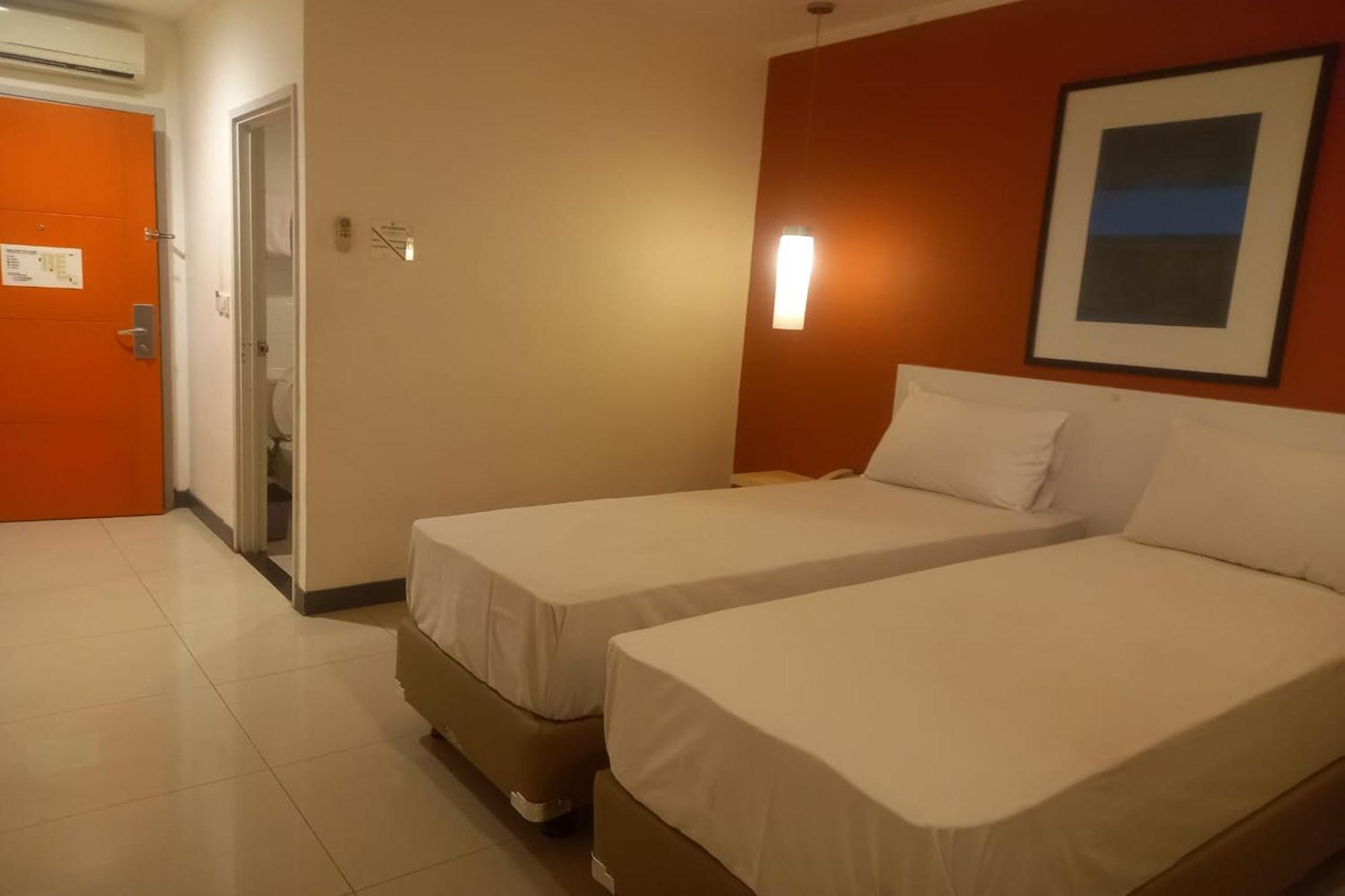 Glodok Plaza Hotel 2*