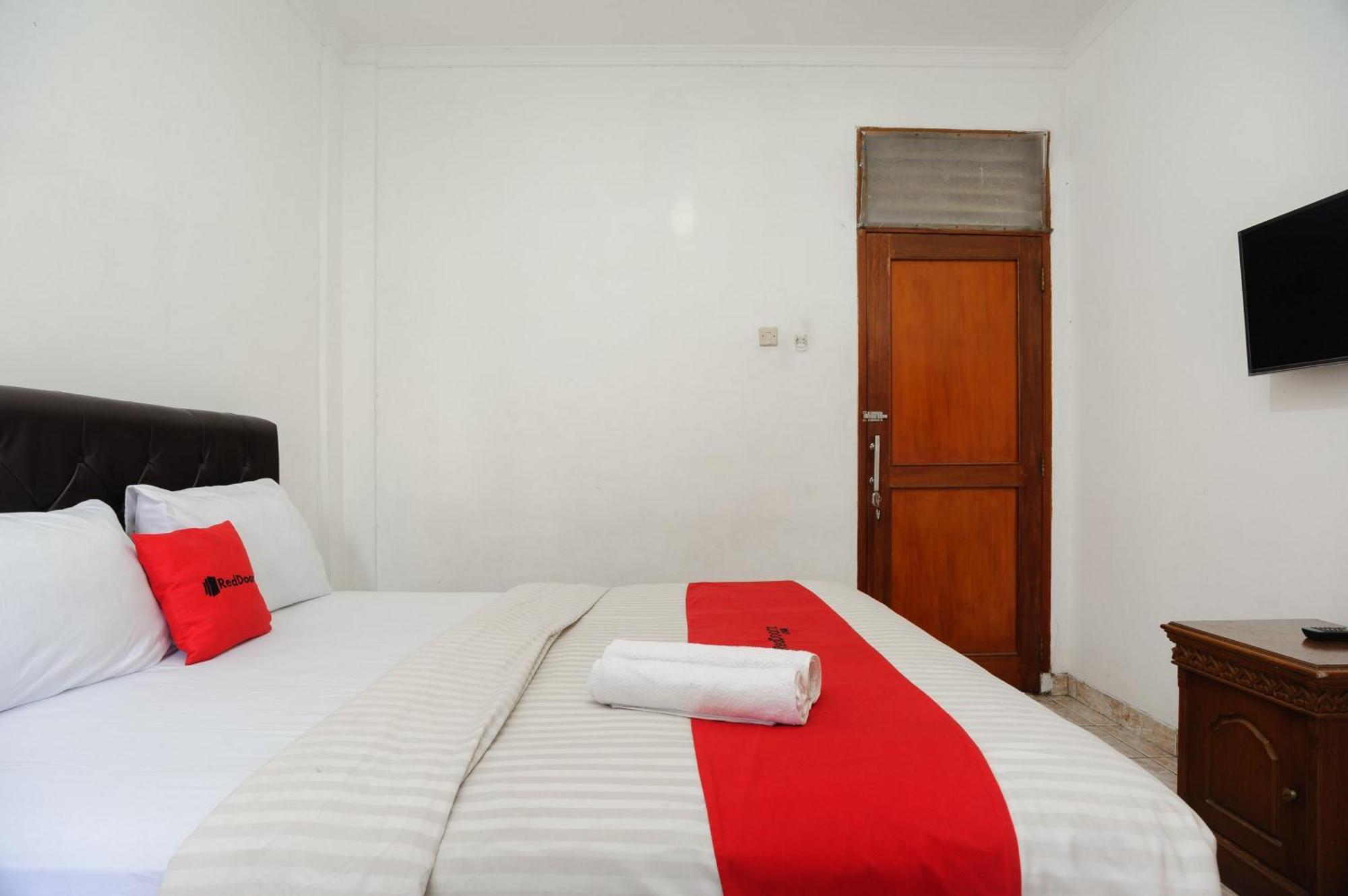 Reddoorz Syariah Near Aeon Mall Tanjung Barat