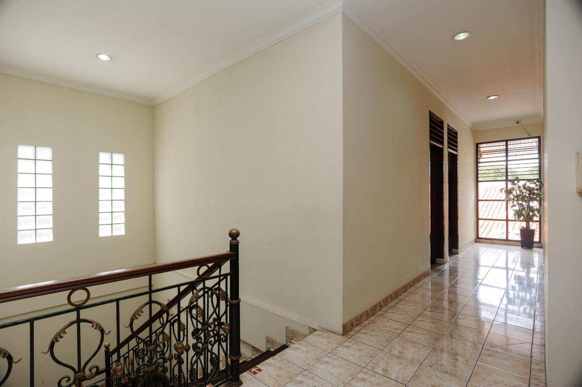 Hotel Reddoorz Syariah Near Aeon Mall Tanjung Barat