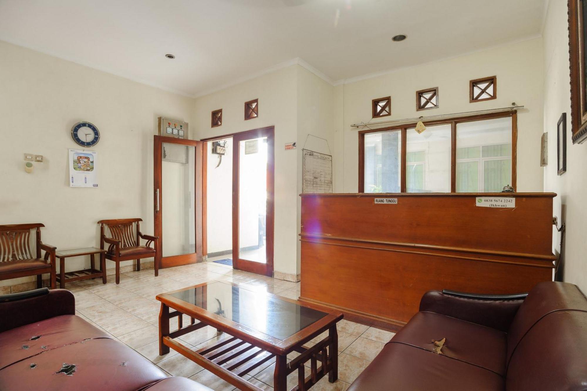 Reddoorz Syariah Near Aeon Mall Tanjung Barat Jakarta