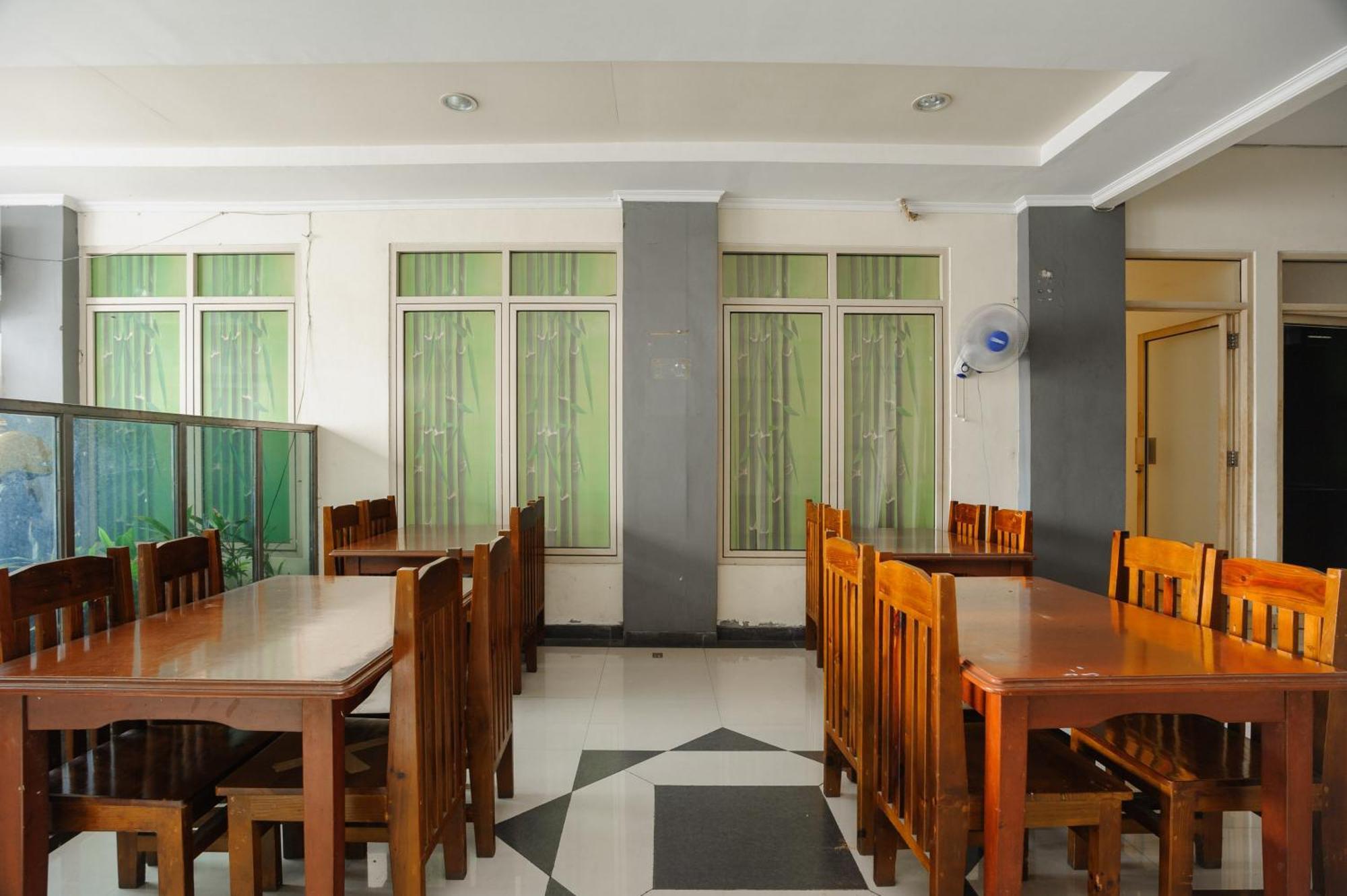 Reddoorz Syariah Near Aeon Mall Tanjung Barat