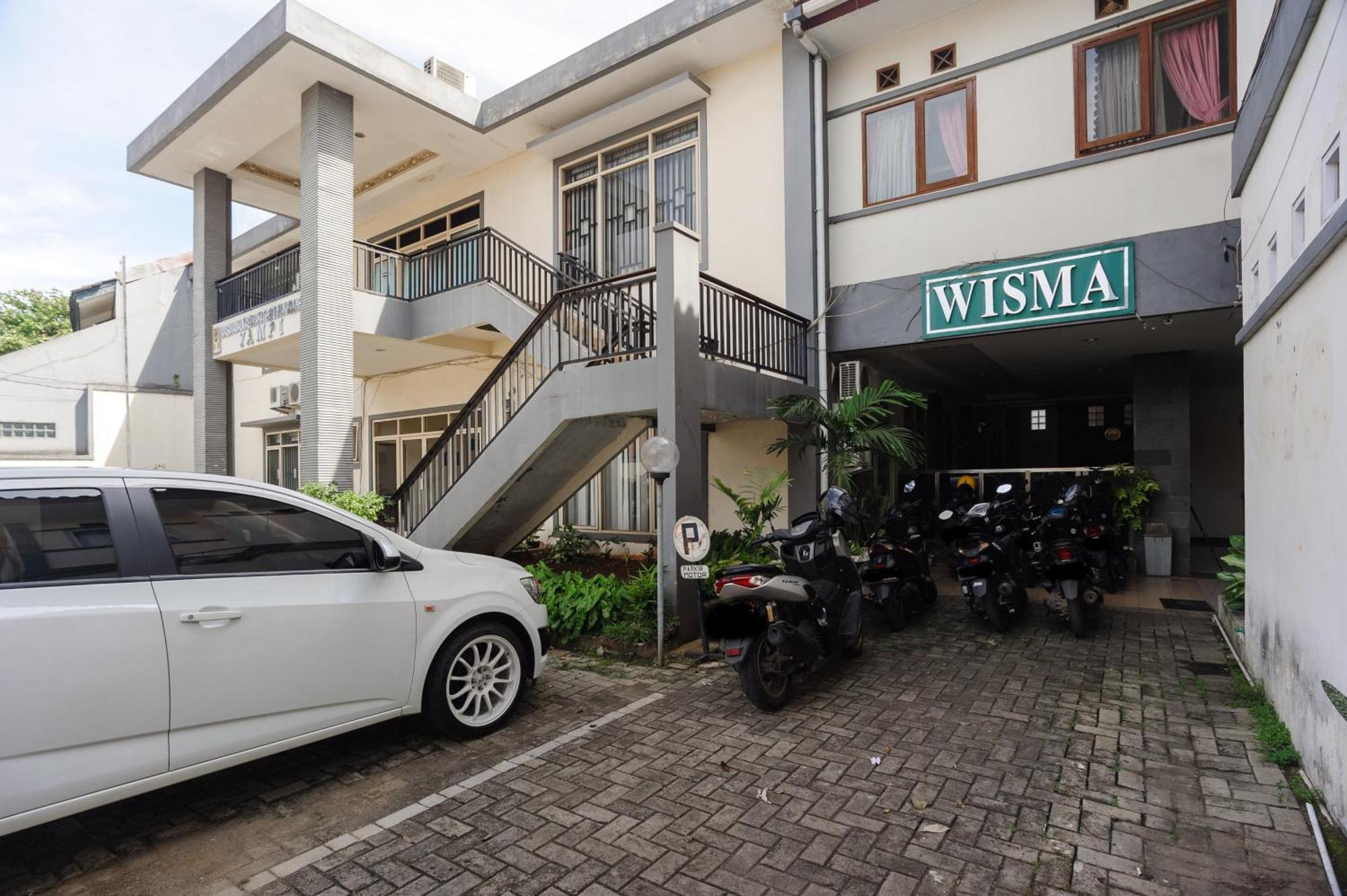 Reddoorz Syariah Near Aeon Mall Tanjung Barat Hotel 2*