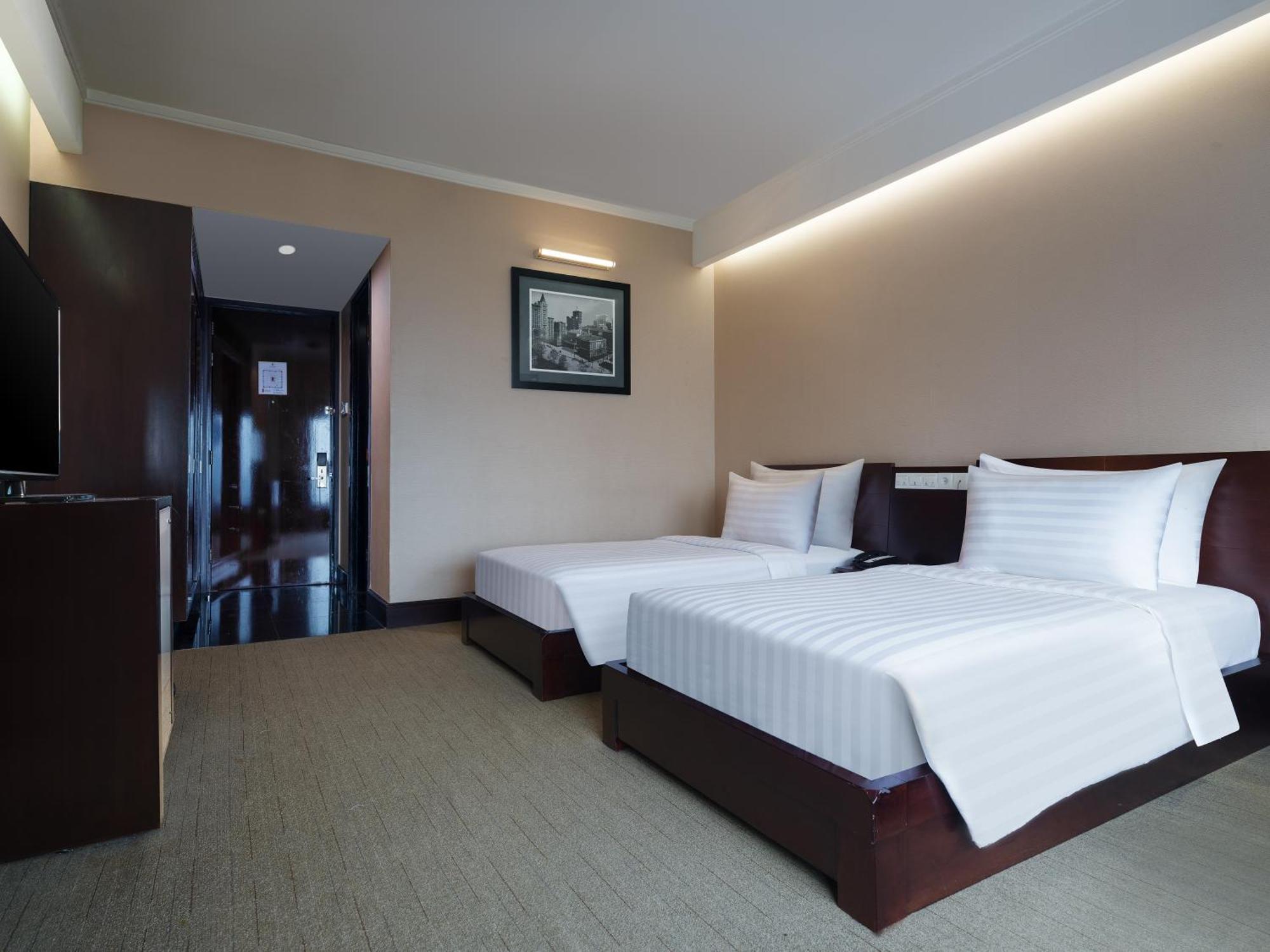 Manhattan Hotel Jakarta Hotel 5*