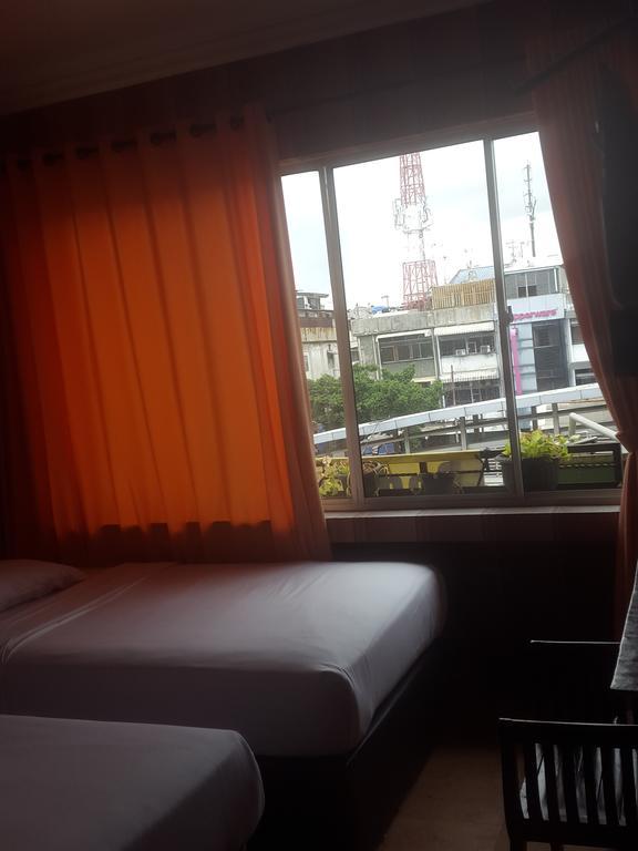 Twins Hotel 2*