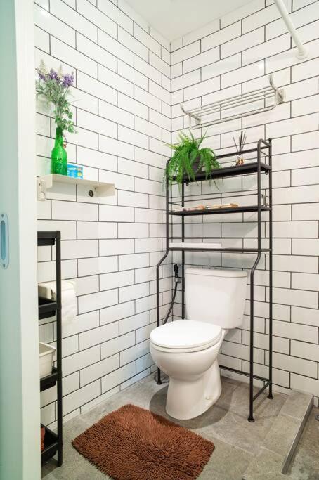 Scandi Style Flat In Jakarta, Gym & Pool *