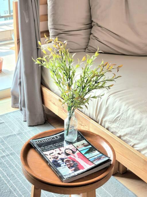 Scandi Style Flat In Jakarta, Gym & Pool Apartment *