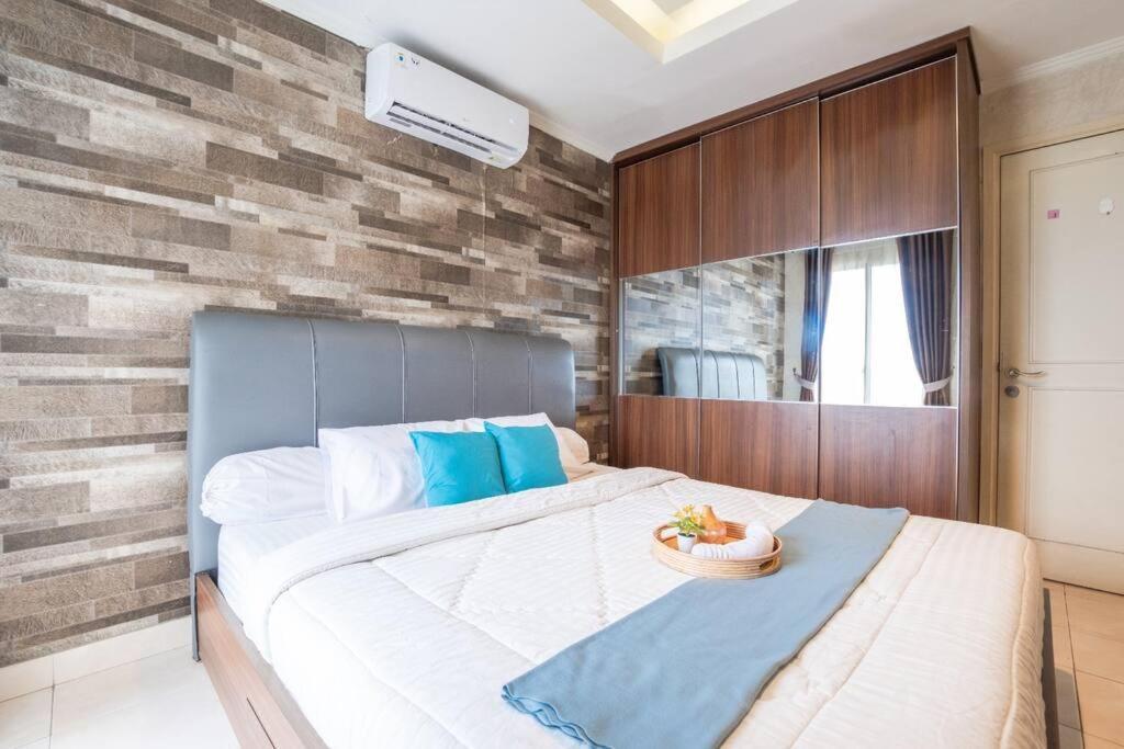 The Boulevard 1br *