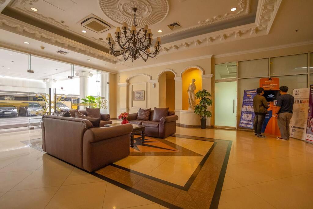 The Boulevard 1br *