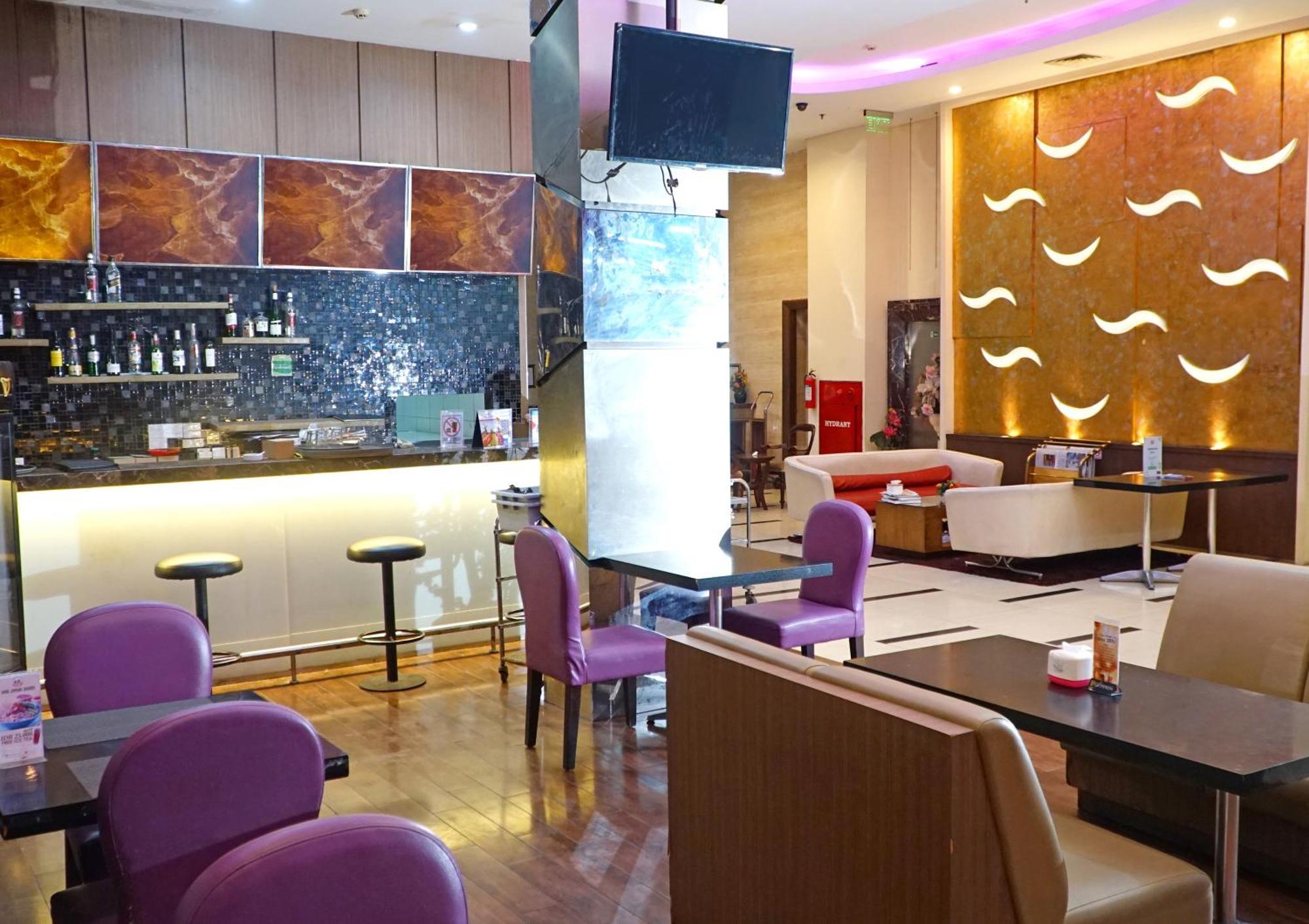Hotel World - Bandengan Jakarta