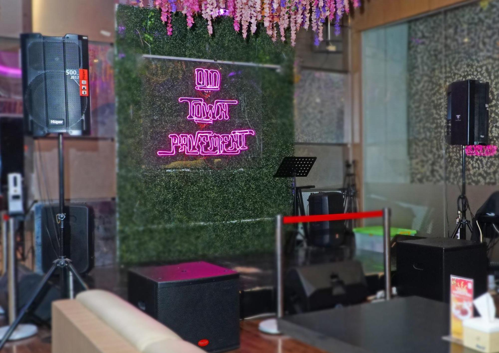 World - Bandengan 2* Jakarta