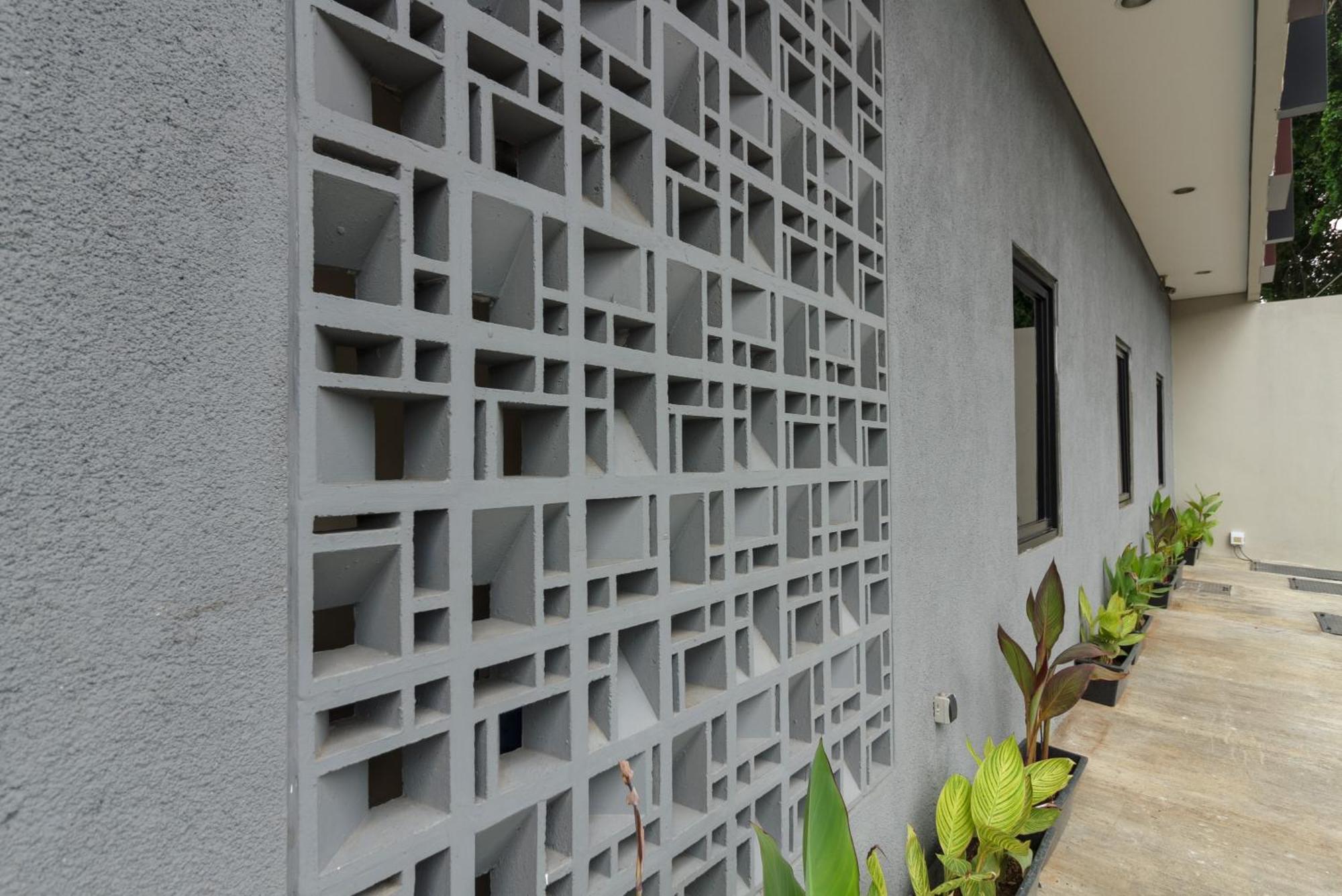 Reddoorz Near Puri Indah Mall Jakarta