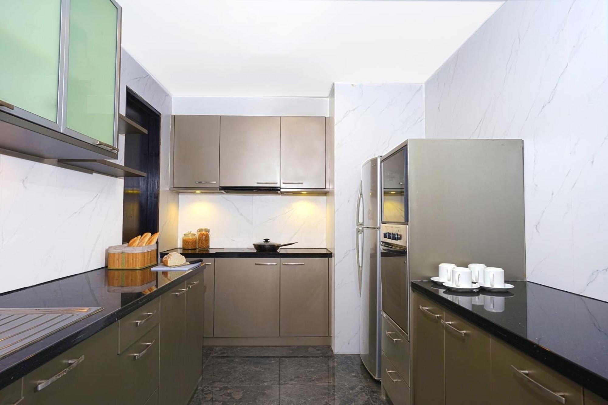 Apartment Somerset Berlian