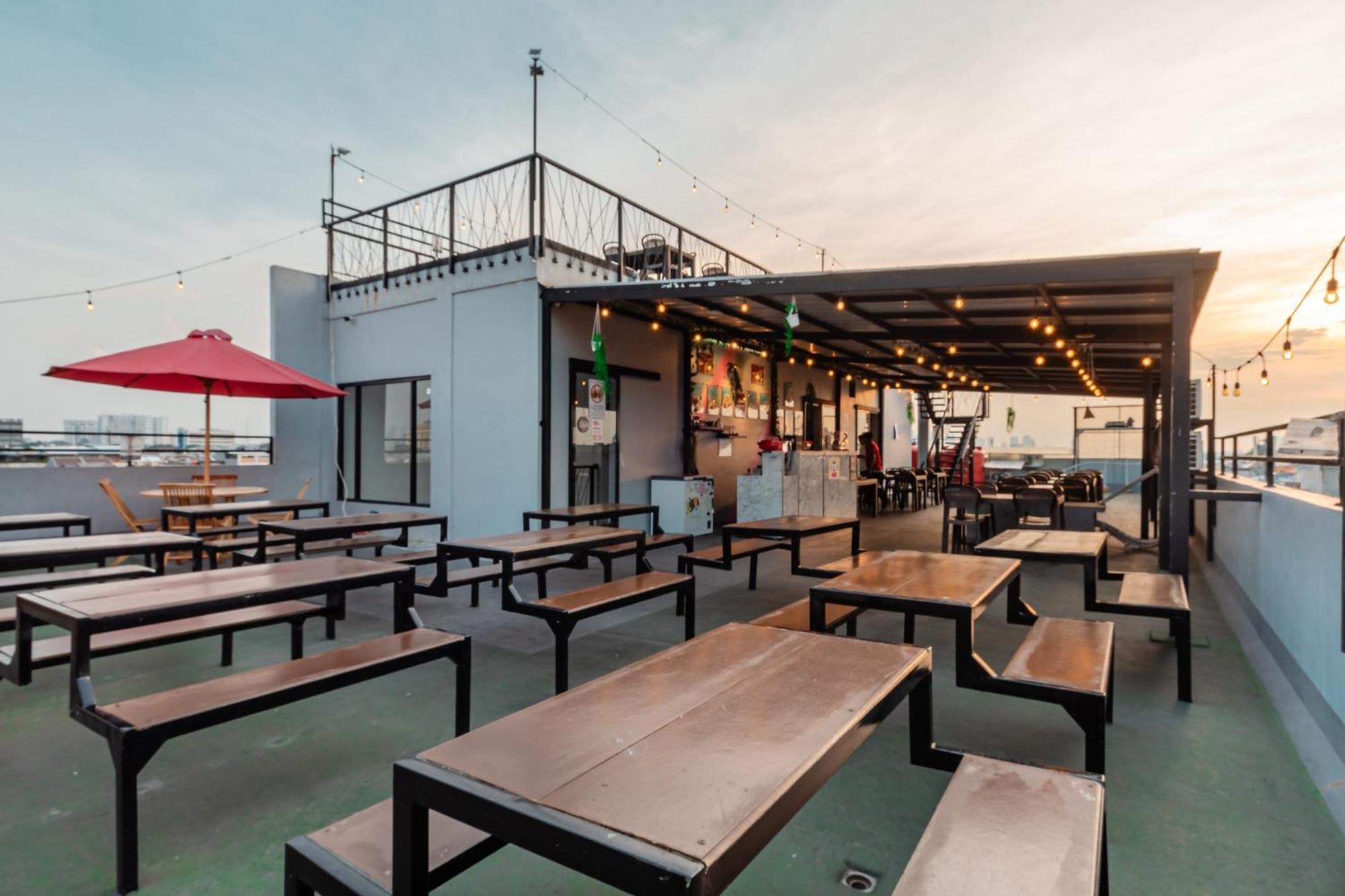 Hotel Monggo Mampir Tanjung Duren By Reccoma Jakarta