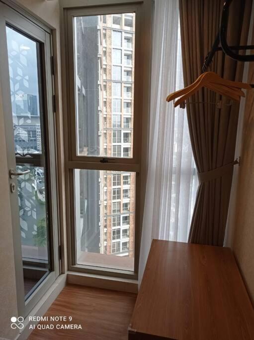 Goldcoast Europe Sofabed Wifi Netflix Apartemen