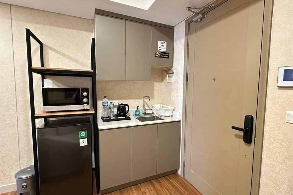 Goldcoast Europe Sofabed Wifi Netflix Apartemen Jakarta