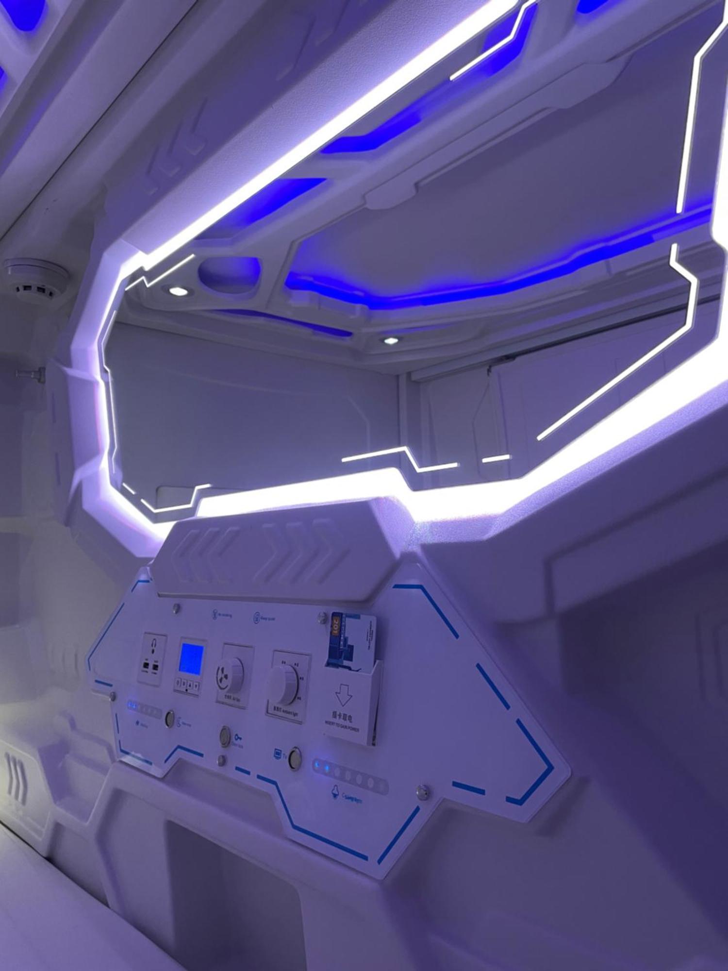 Capsule hotel Passgo Thamrin