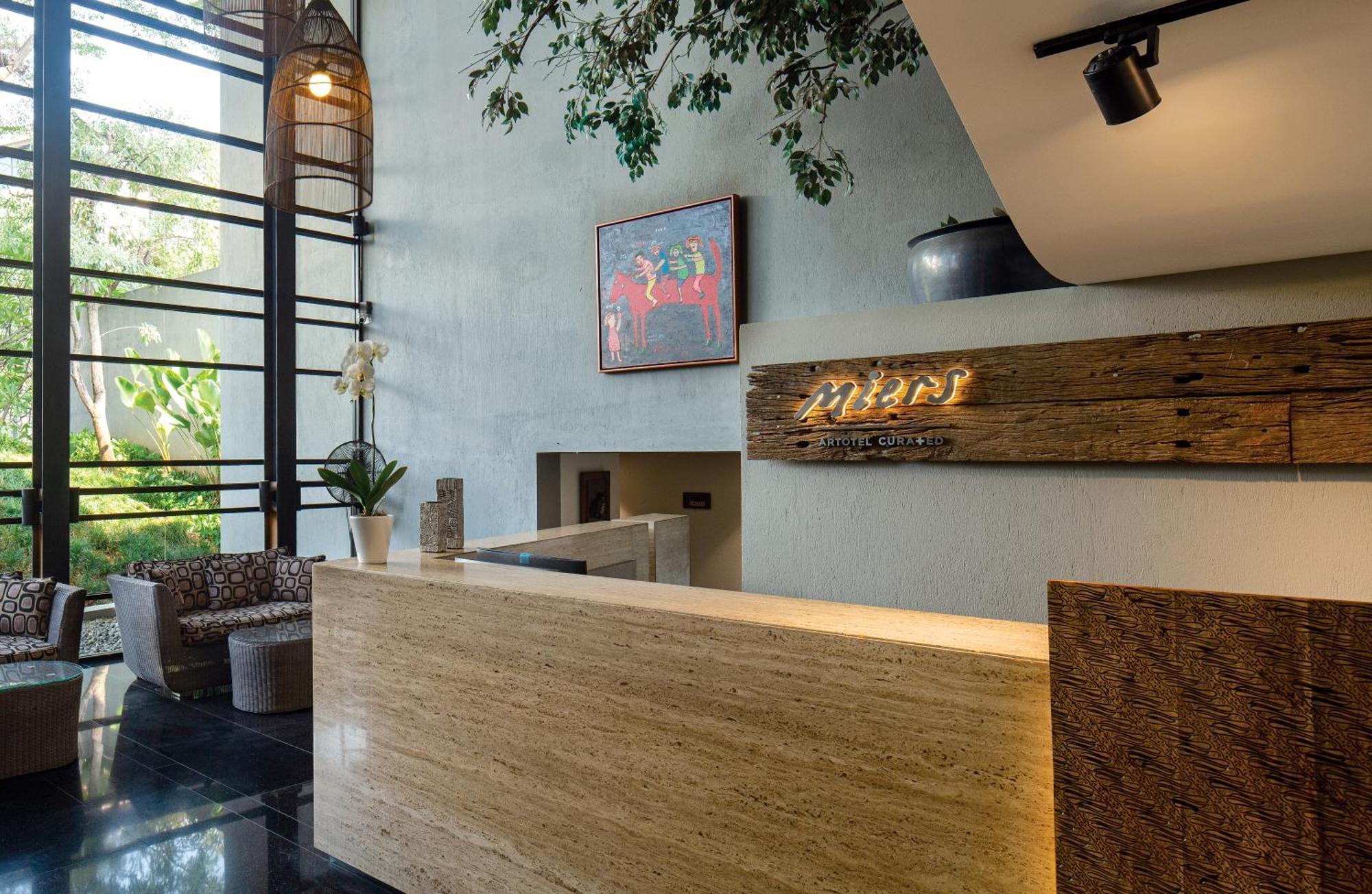 Miers Kuningan, Artotel Curated