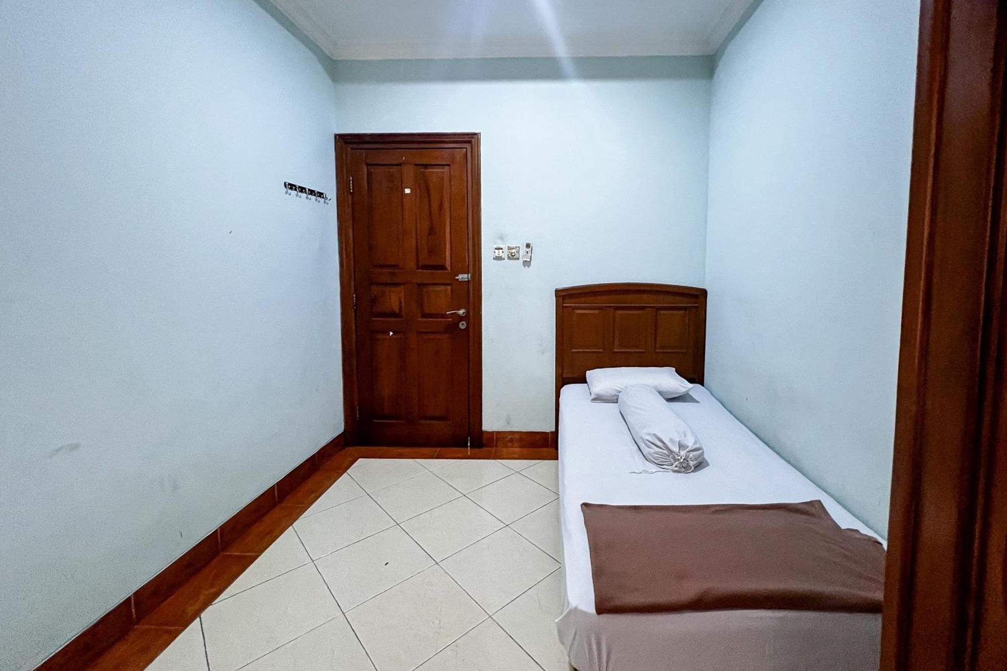 Hotel House Of Livina Mitra Reddoorz Jakarta