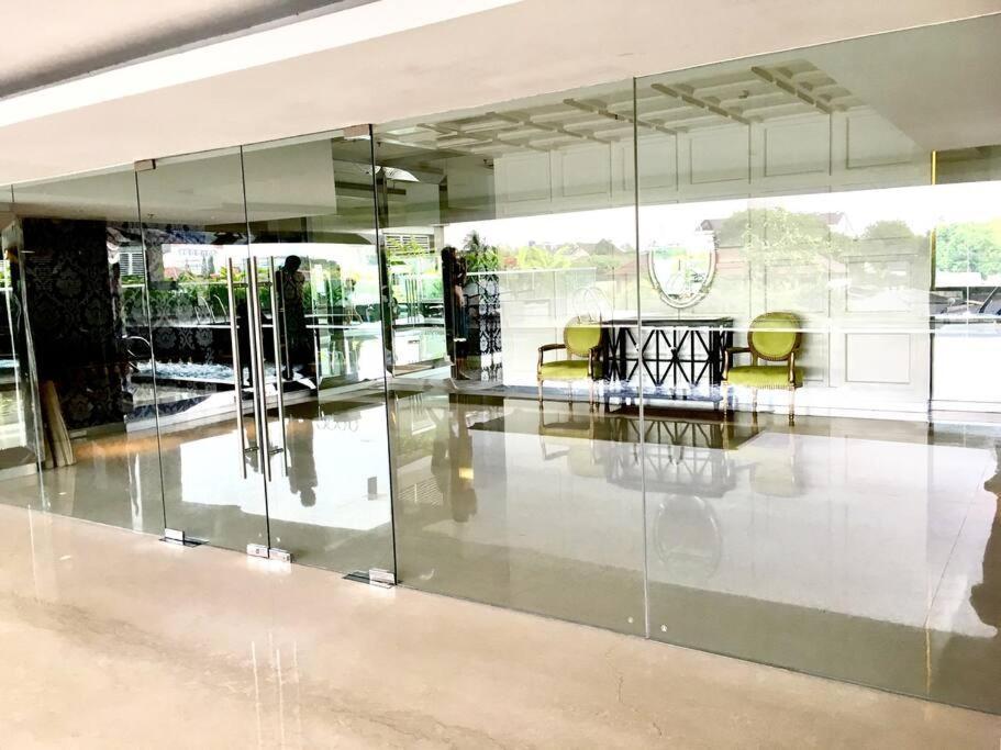Apartment Kemang Stylish 2br Restaurants Prvt Lift Mall Acc *