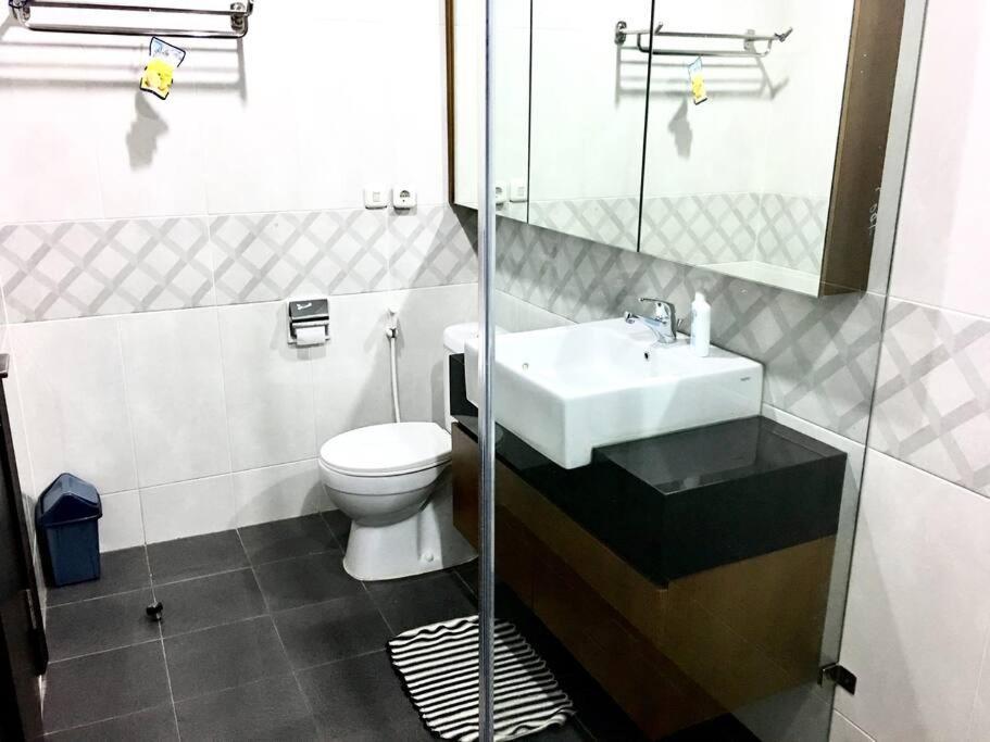 Kemang Stylish 2br Restaurants Prvt Lift Mall Acc *