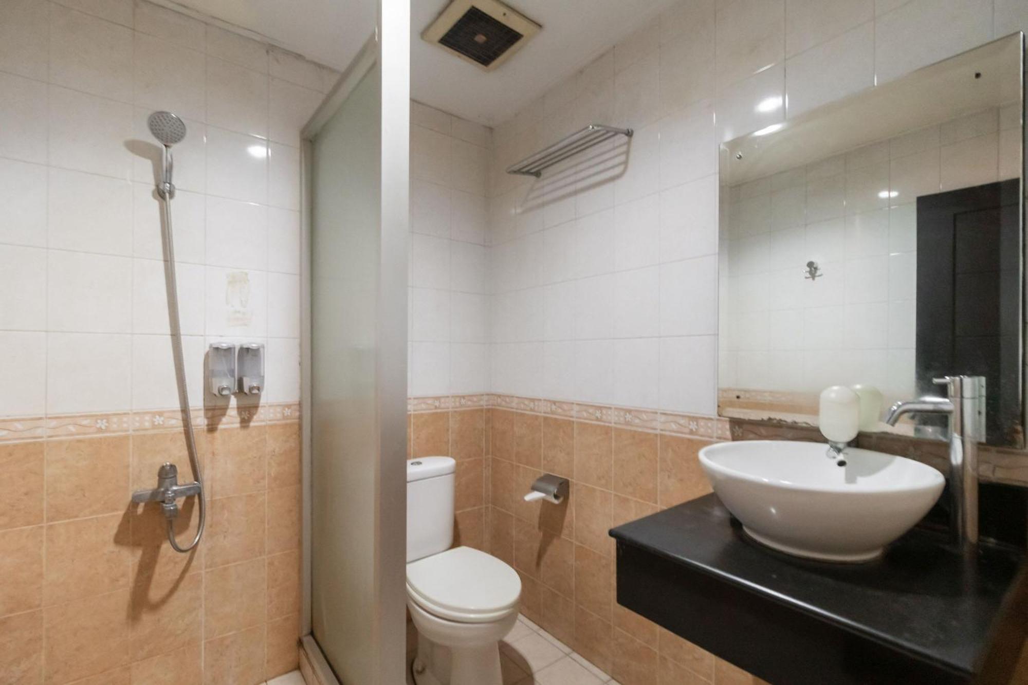 Reddoorz At Jalan Gunung Sahari Hotel