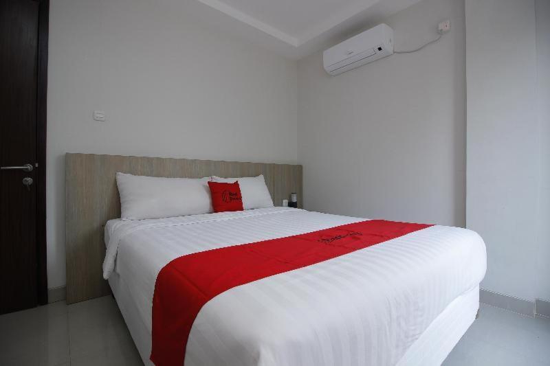 Reddoorz @ Tb Simatupang 2*