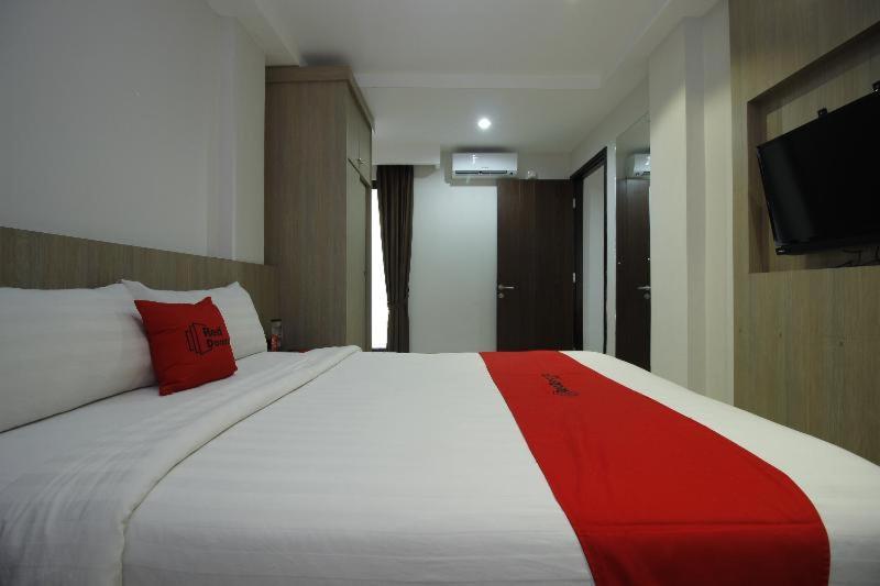 Nhà khách Reddoorz @ Tb Simatupang 2*