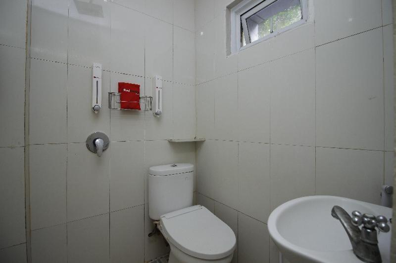 Reddoorz @ Jalan Pemuda Jakarta