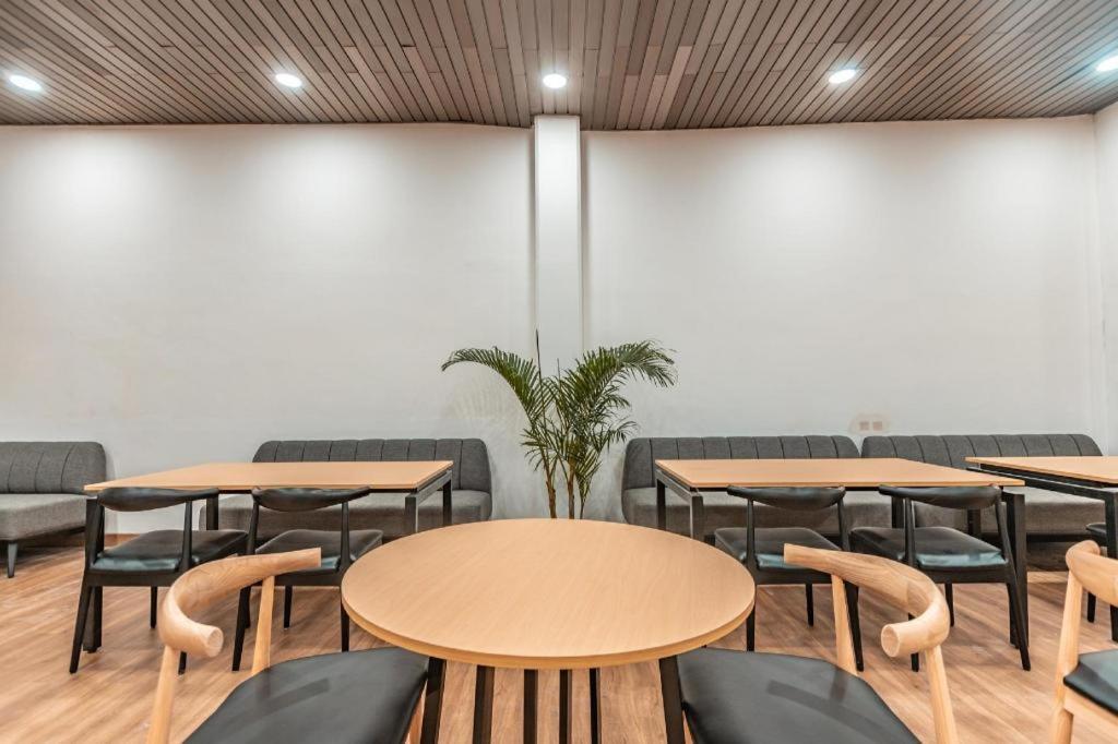 Oyo Townhouse 2 Gunung Sahari Hotel Jakarta