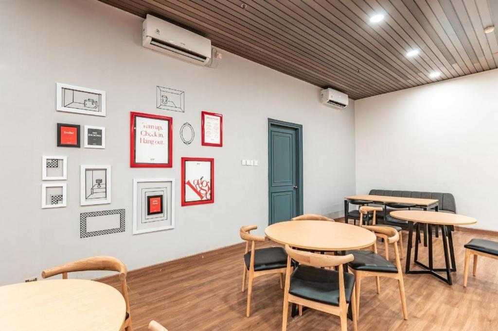 Oyo Townhouse 2 Gunung Sahari 3*
