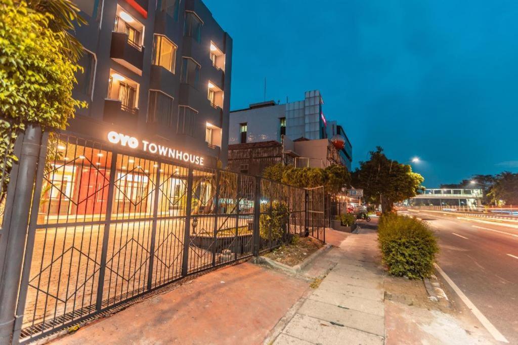 Hotel Oyo Townhouse 2 Gunung Sahari Jakarta