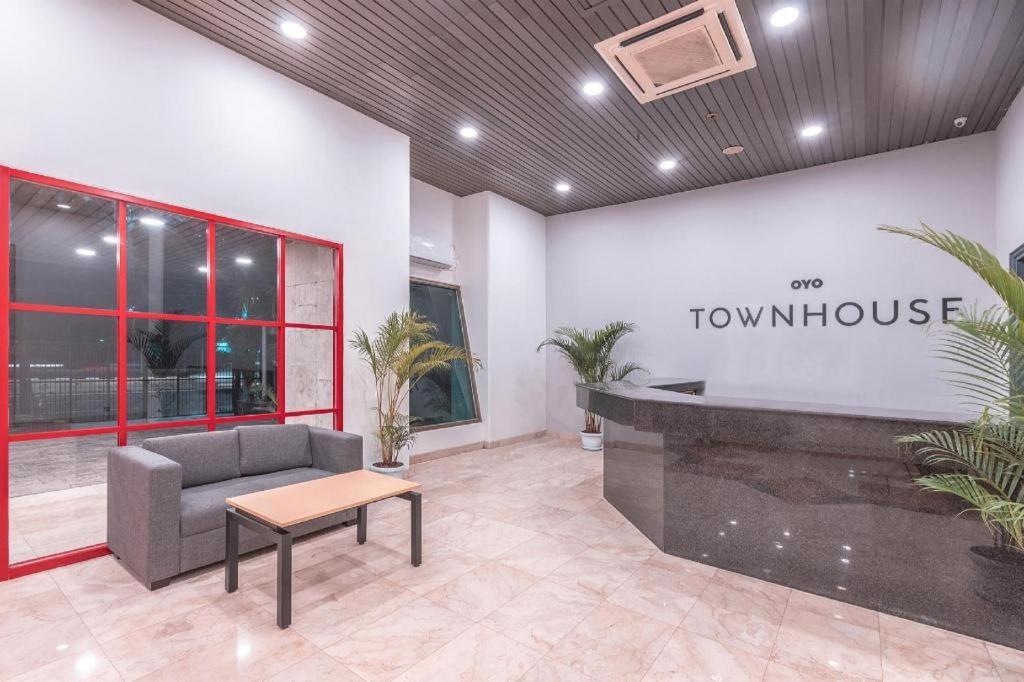 Oyo Townhouse 2 Gunung Sahari 3*