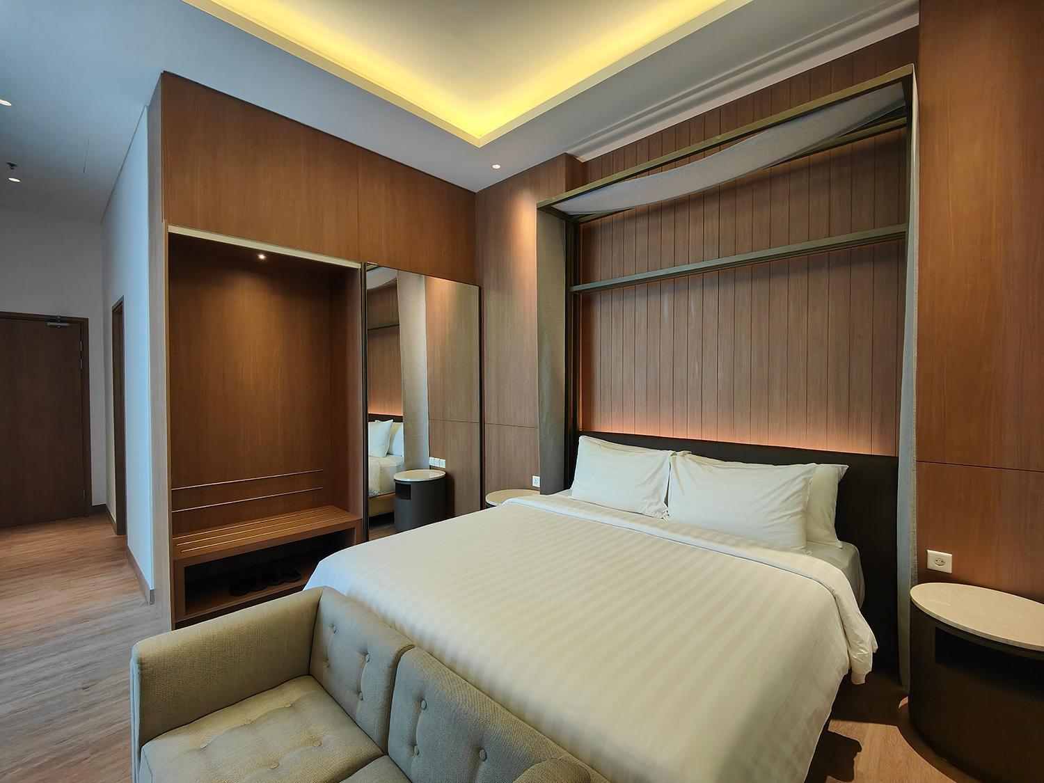 Ra Simatupang Khách sạn hẻo lánh