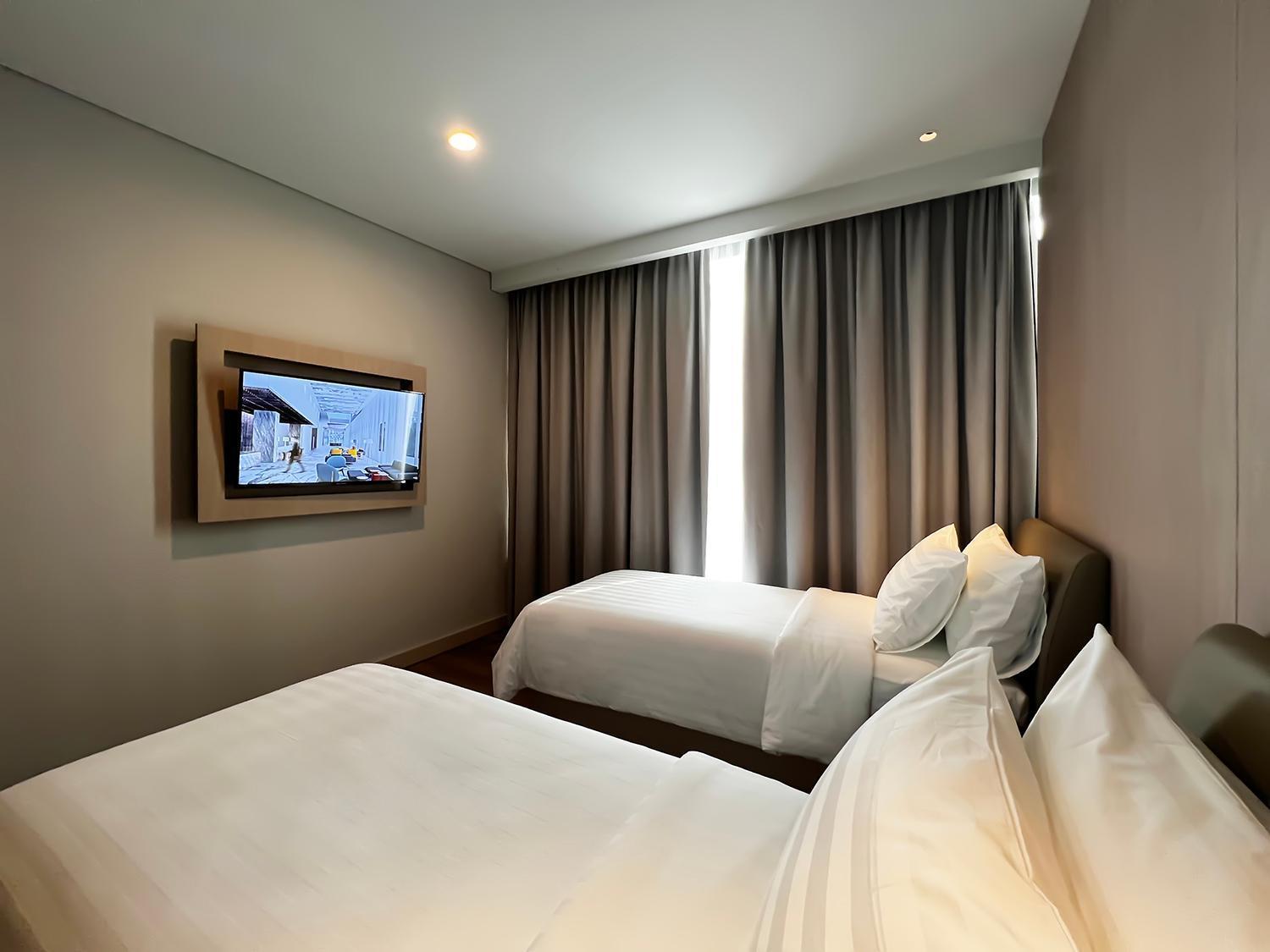 Khách sạn hẻo lánh Ra Simatupang 5*