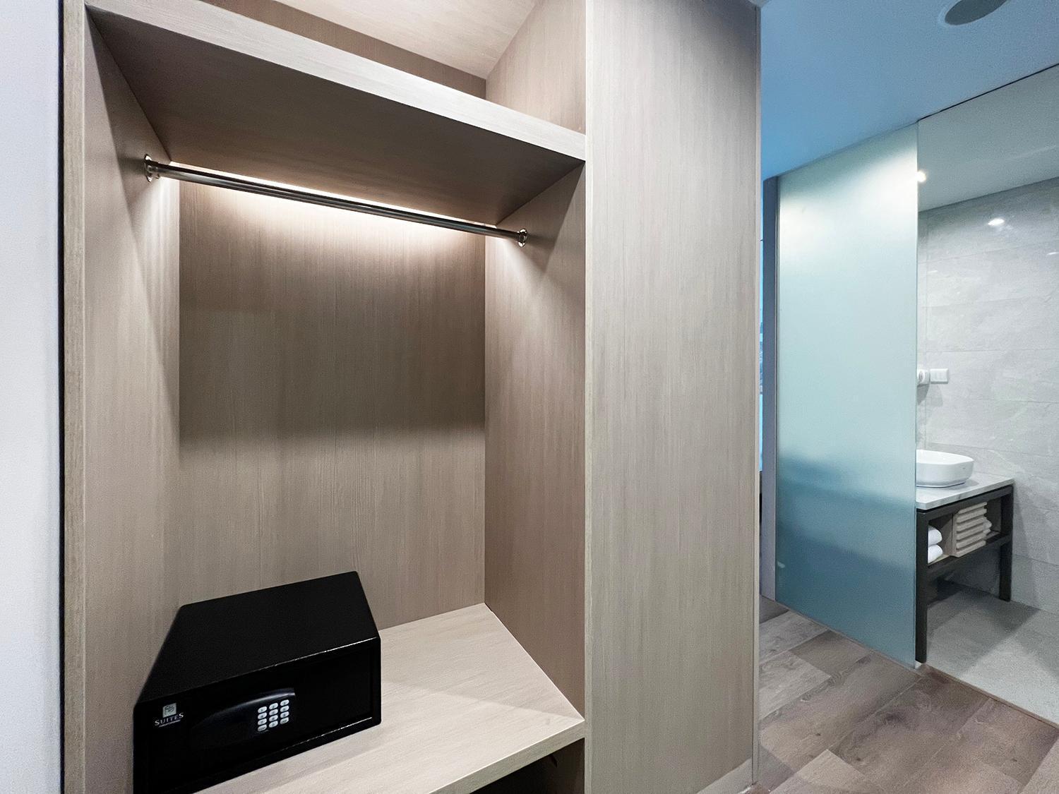 Ra Simatupang Khách sạn hẻo lánh 5*