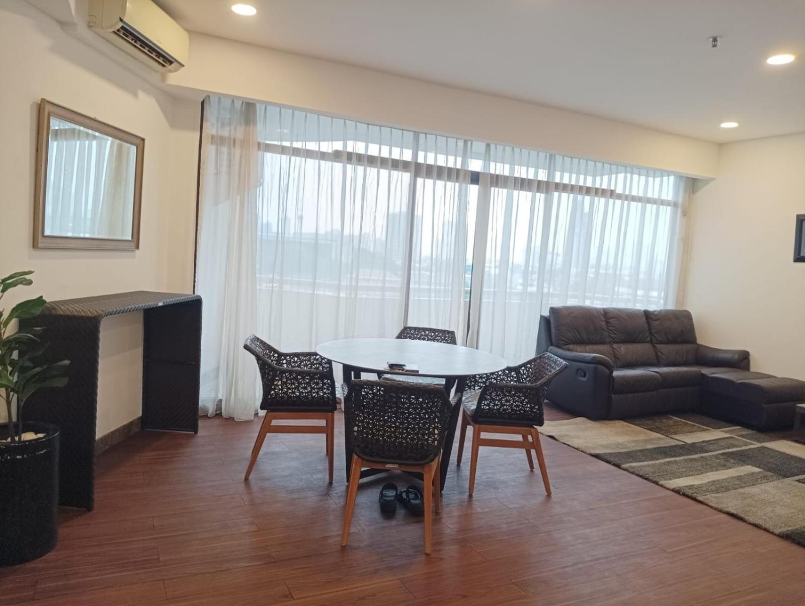Apartment Slipi By Gin Jakarta