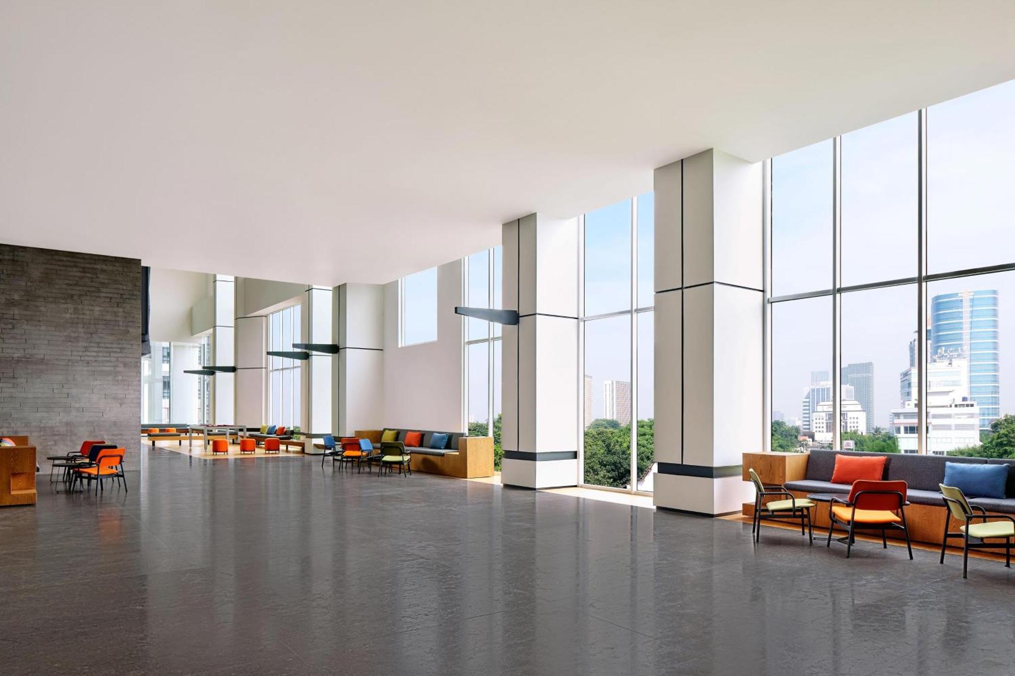 Aloft South Hotel 4*